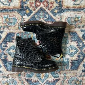 Vintage Dr. Martens England Embossed Leather Black Boots Size 5
